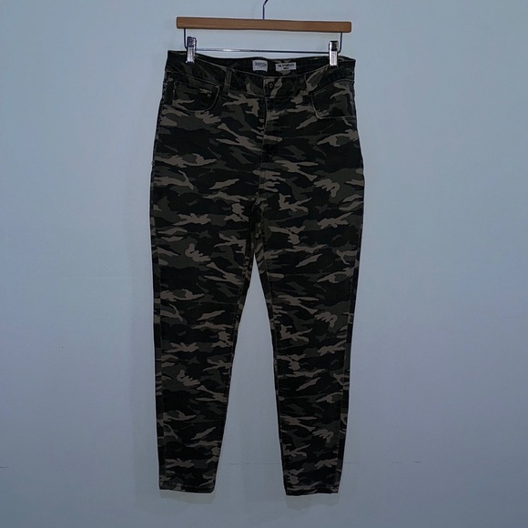 Kensie Denim - Kensie Jeans Women’s 12/31 Green Camo Skinny Ankle Pants Stretch Mid Rise
